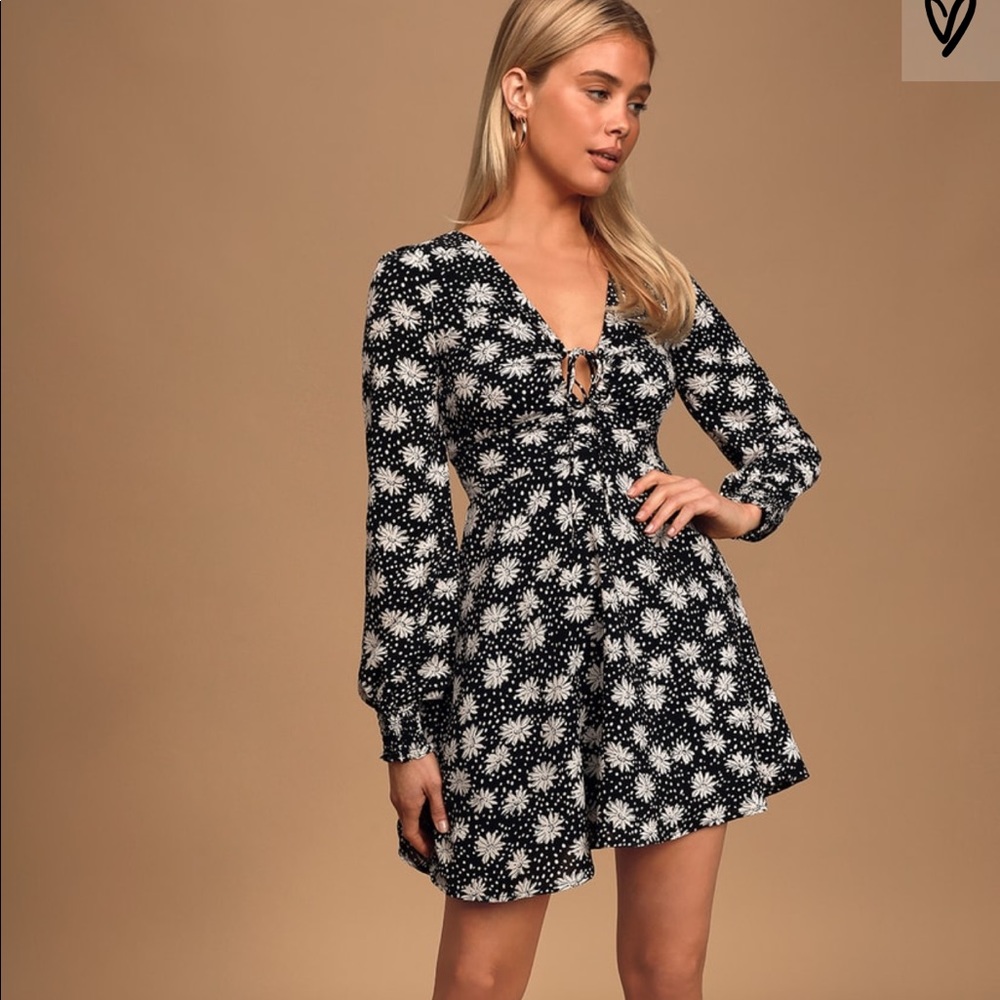 NEW WITH TAGS Lulu’s Black and White Floral Dress